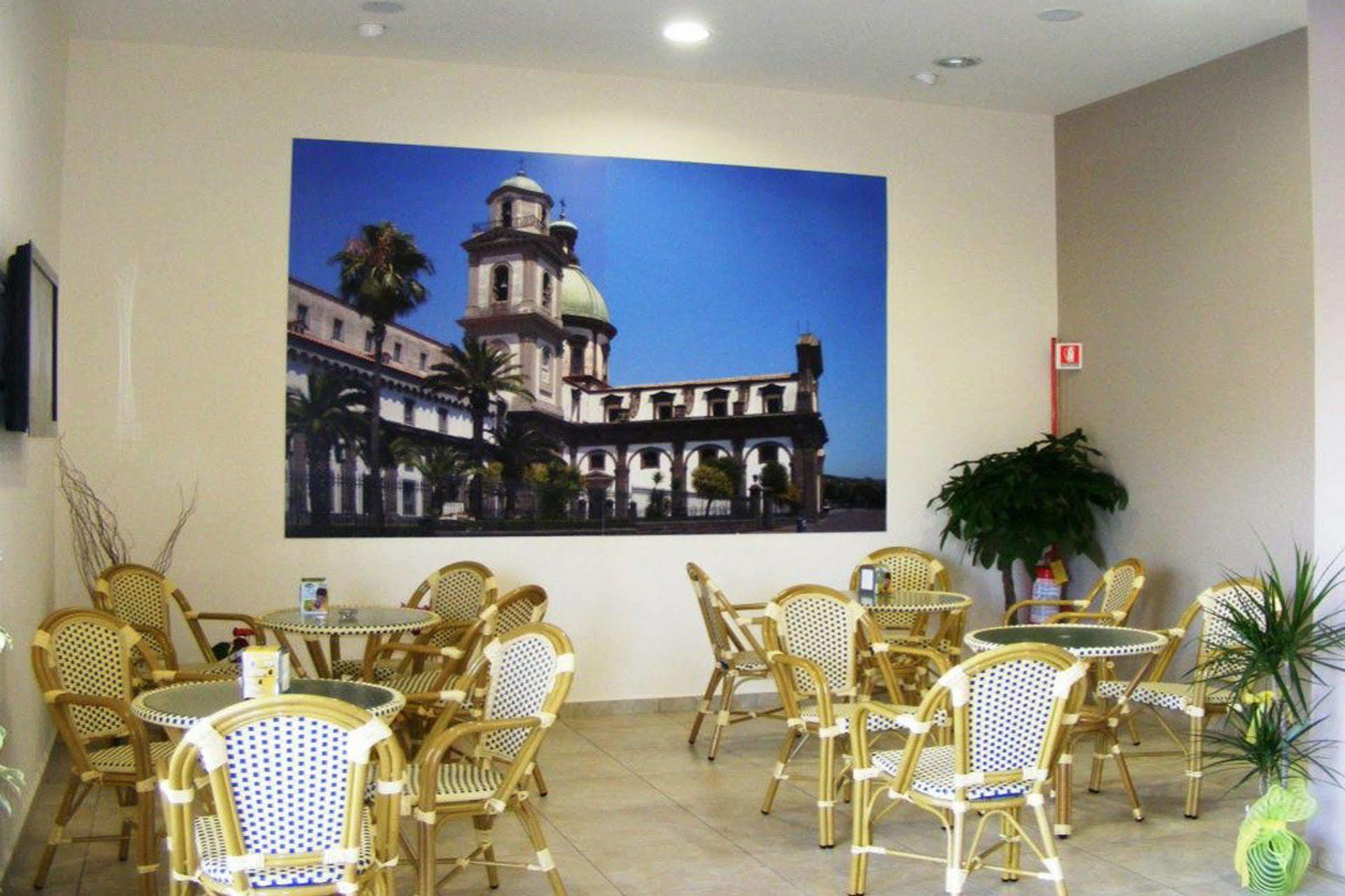 SantʼAnastasia Hotel La Casa Del Pellegrino מראה חיצוני תמונה